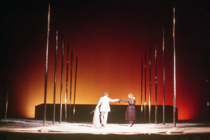 110_Komödie der Verführung / Ausstellungen / Home HANS